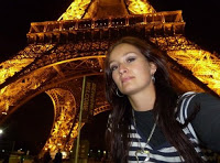 crazy-sexy-fun-traveler-at-Eiffel-tower
