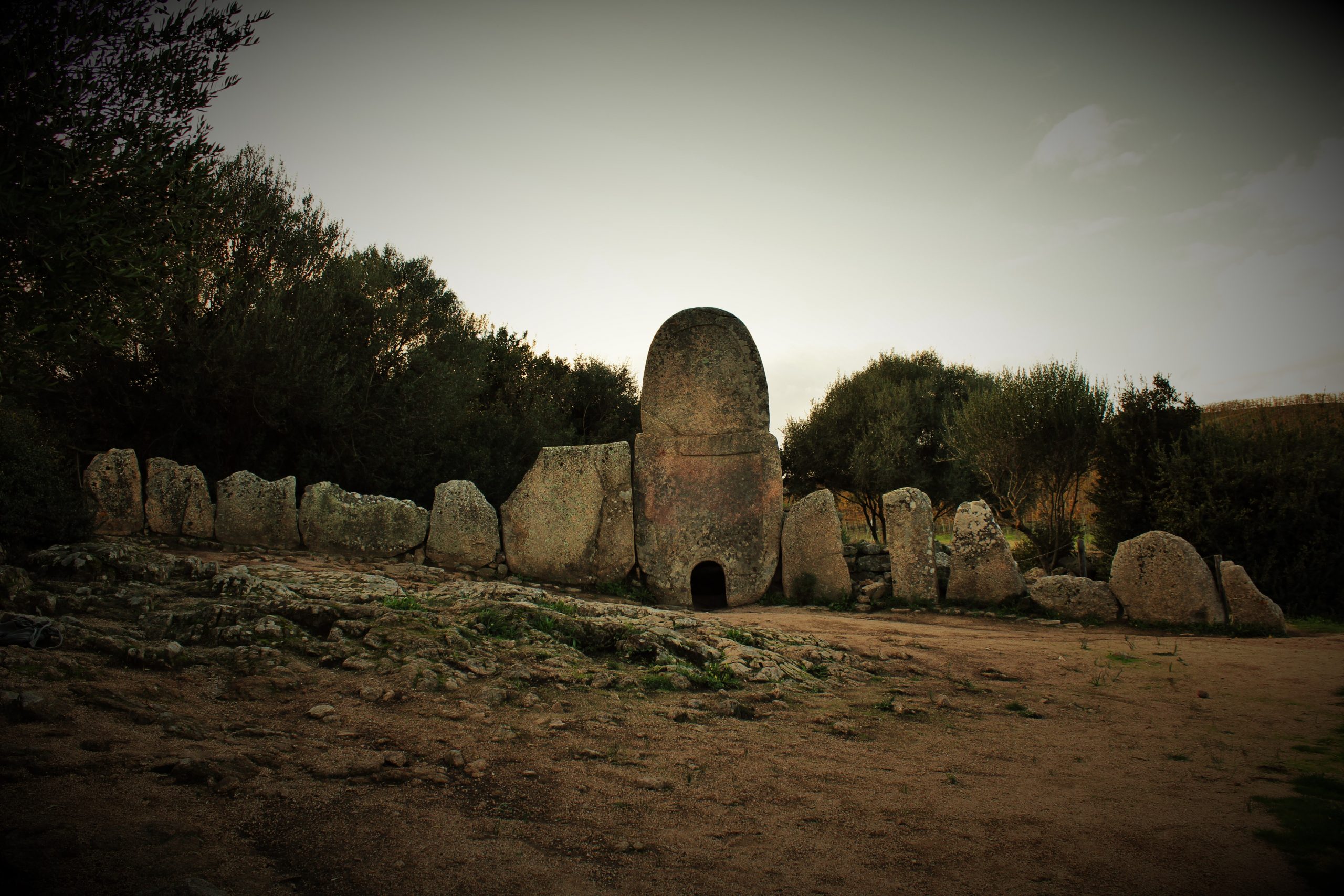 Nuraghi, tombe di giganti, necropoli, pozzi sacri: le foto della Sardegna magica