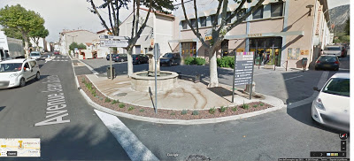 Piazzetta della fontana di Maury (Francia) – fonte: GoogleMaps