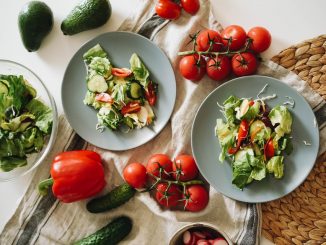 Cibo italiano, insalata, pomodori, slow food, viaggiare con lentezza, diete