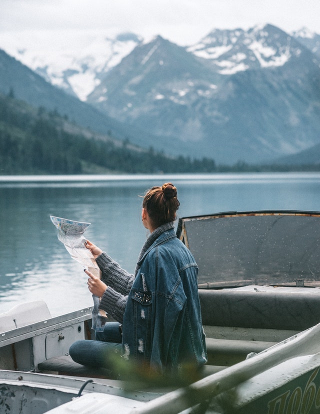 Nomadismo – un lago e una viaggiatrice