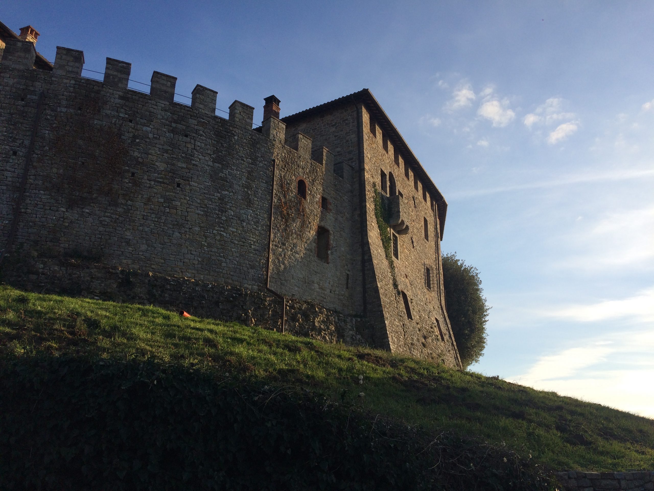 Facciata del Castello di Montegiove