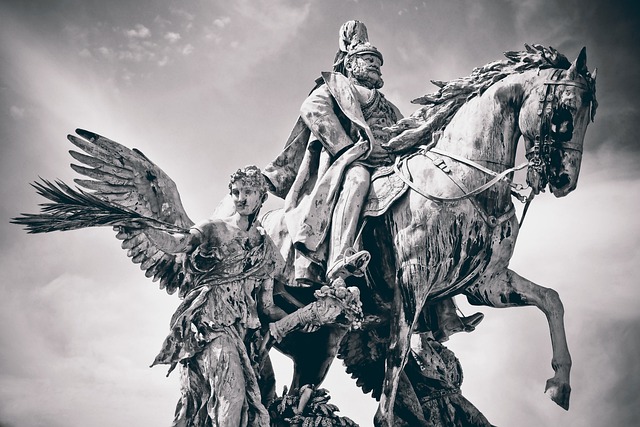 Statua di cavallo e soldato