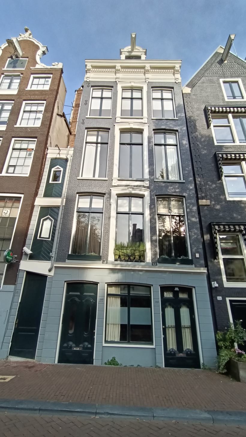 Le case inclinate di Amsterdam