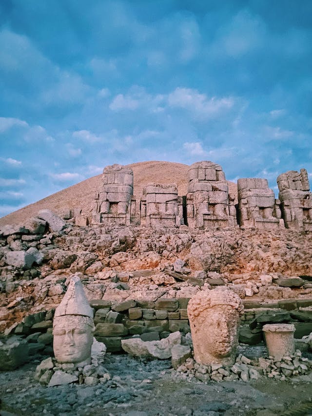 Teste colossali del Monte Nemrut in Turchia 🪨 🇹🇷