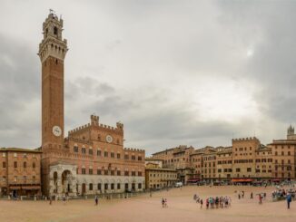 Piazza del Campo con Palazzo Pubblico e Torre del Mangia